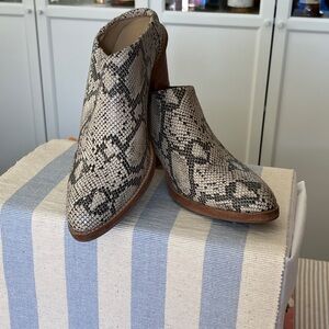 Poppy Barley Snakeskin Ankle mule